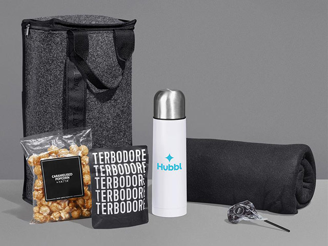 Yatta Charming Cuddle Hamper - Image 3