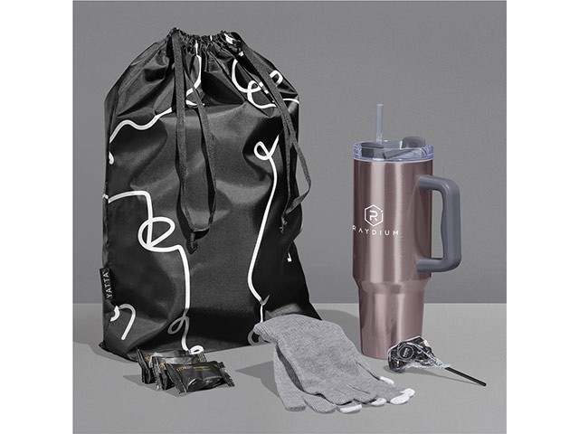 Yatta Winter Whimsy Hamper - Image 5